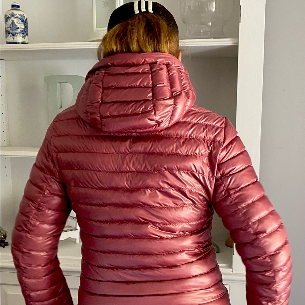 Lululemon Pack it down Jacket Shine Chianti colour. - Picture 2 of 3